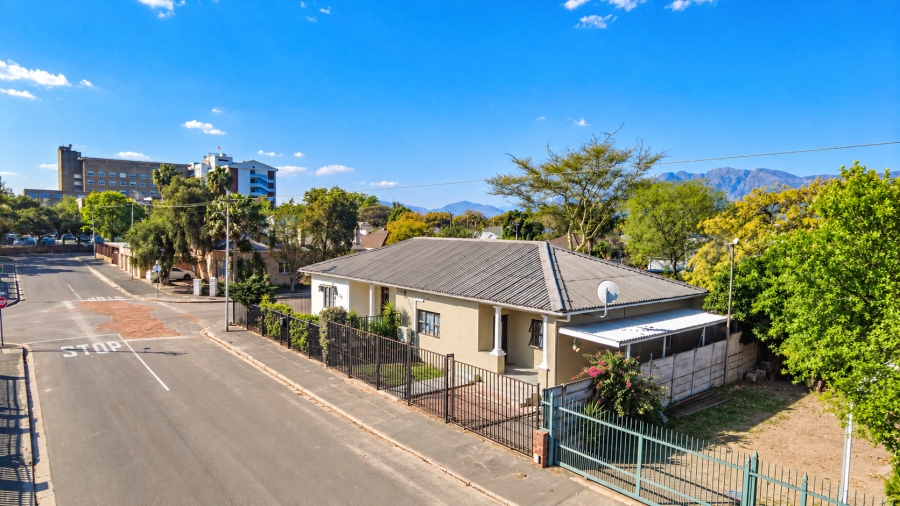 3 Bedroom Property for Sale in Lemoenkloof Western Cape